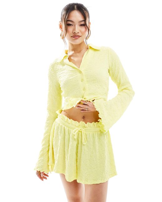 ASOS Yellow – strukturierte, schwingende shorts