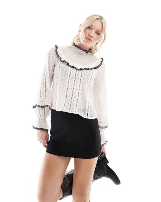 Miss Selfridge Heritage Blouse Van Chiffon Met Borduursels En Zwarte Randjes in het White