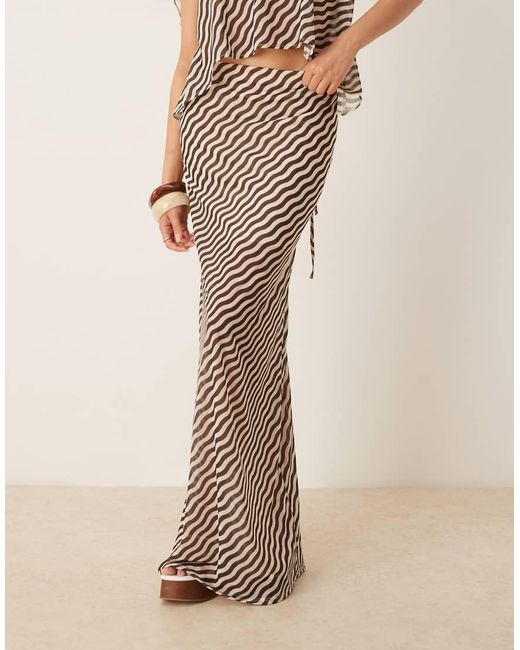ASOS Maxi Rok Met Bruine En Witte Strepen, Deel Van Co-Ord Set in het Natural