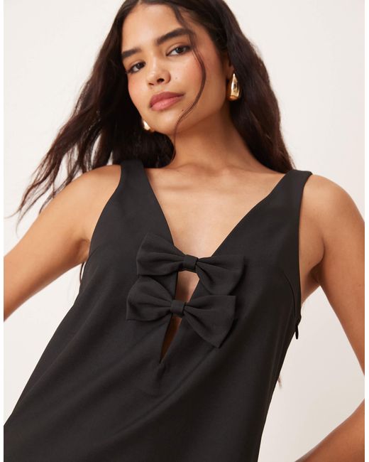 ASOS Natural – strukturiertes mini-etuikleid