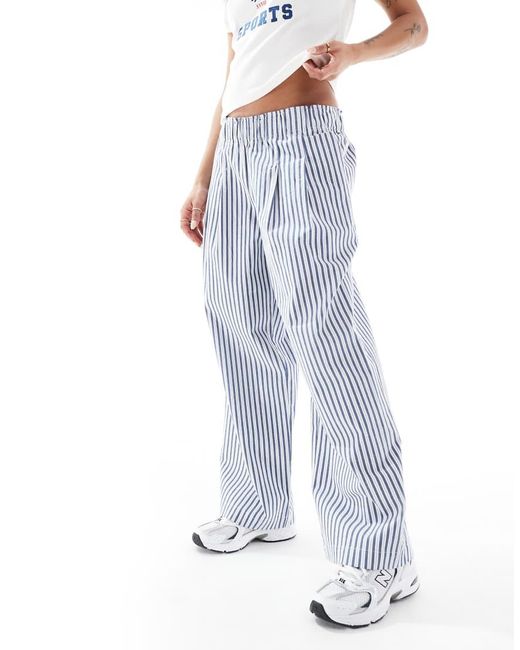 Pantalones Color Crudo A Rayas De Pernera Ancha Con Diseño Sin Cierres Fruncido De Petite ASOS de color Blue