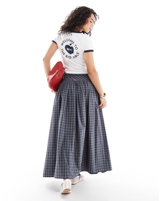 Pull&Bear White Big Apple Baby Tee