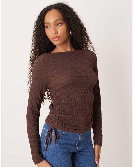 ASOS Top Met Bubbeltextuur En Lange Mouwen in het Brown
