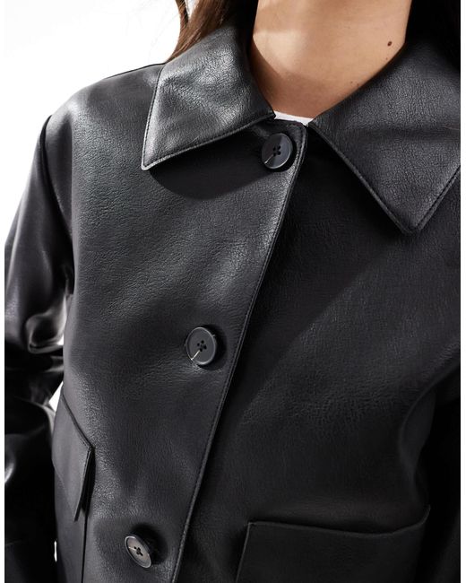 Veste en similicuir coupe carrée Mango en coloris Black