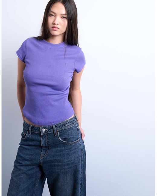 T-Shirt Aderente A Coste Con Fondo Arrotondato di TOPSHOP in Purple
