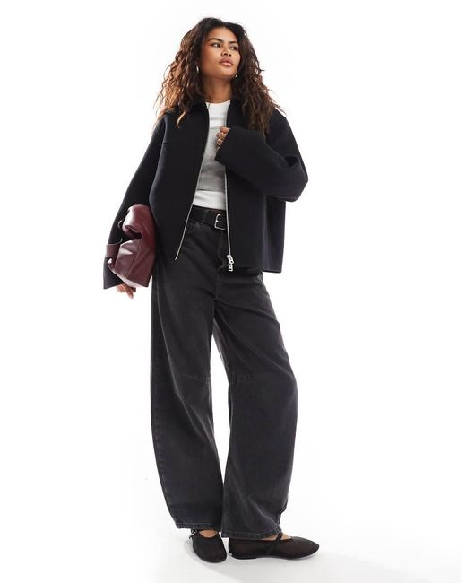 Weekday Ari in het Black