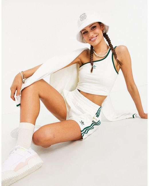 Tennis luxe - short taille haute à logo et trois bandes - cassé adidas  Originals en coloris Blanc | Lyst
