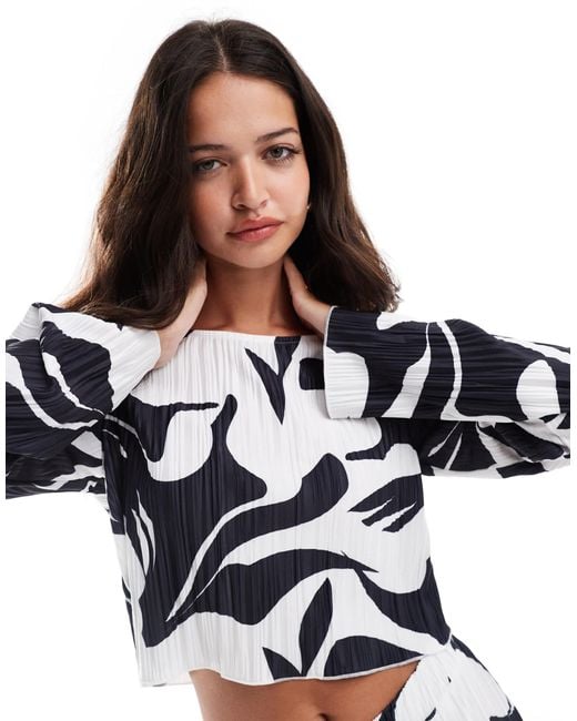 Y.A.S Black Cropped Plisse Co-ord Top