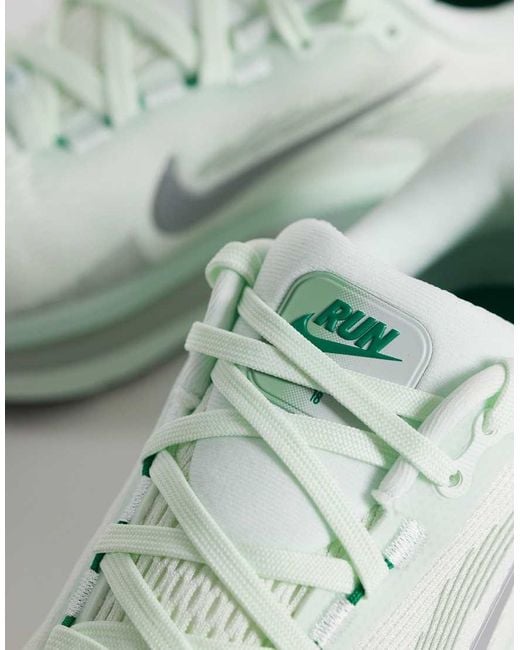 Nike White Vomero 18 Trainers