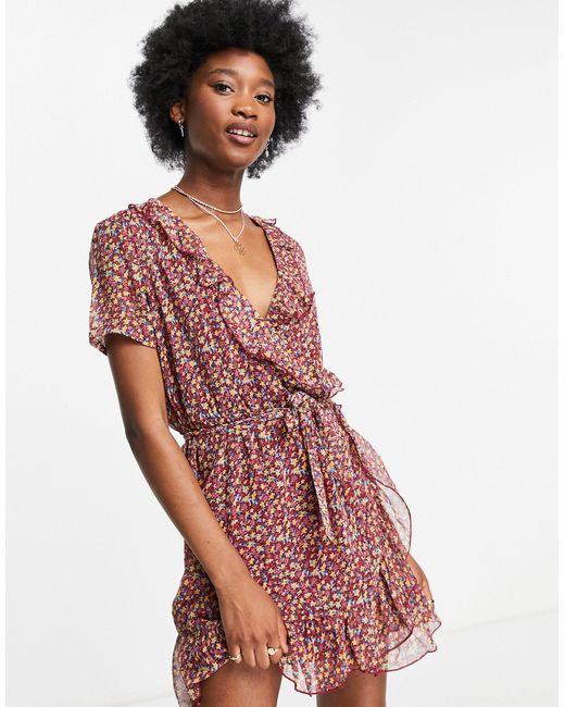 Robe cache-cœur courte en mousseline à fleurs - bordeaux Jdy en coloris  Rouge | Lyst