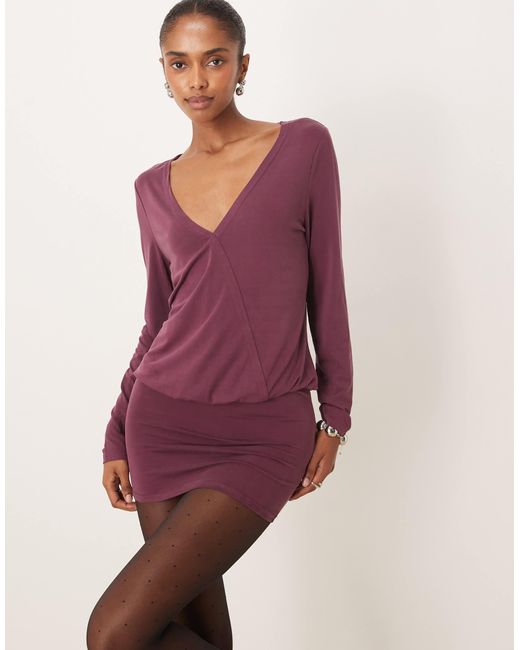 Mihiro - robe courte près du corps en cupro à col v - prune Motel en coloris Purple