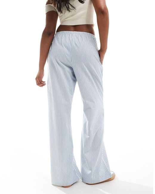 Pantalon large noué à la taille - rayures es ASOS en coloris White