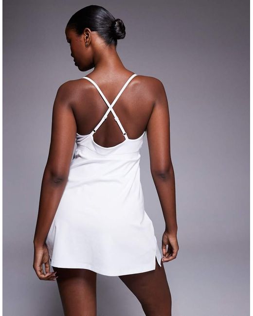 4505 Padel in het Gray