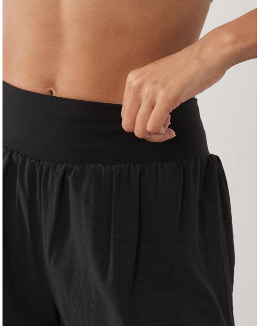 Sweaty Betty Natural Power 6" Texture Perforated Mesh Shorts