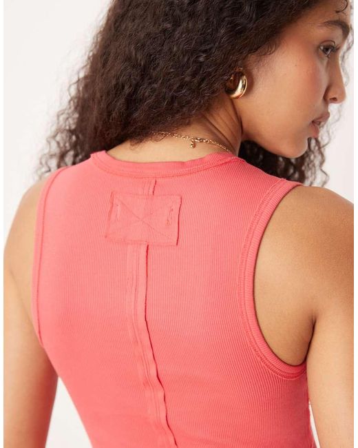Neria di Free People in Pink