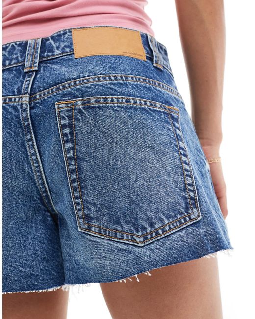 Asos design petite - short décontracté en jean - moyen délavé ASOS en coloris Blue