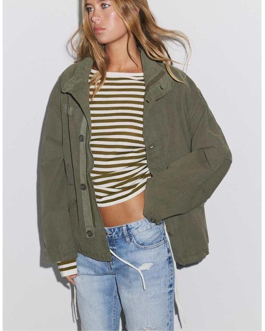Stradivarius Cropped Oversized Jack in het Blue