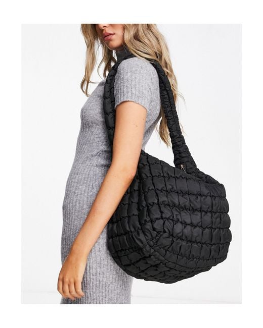 Glamorous Black – wattierte oversize-schultertasche aus nylon