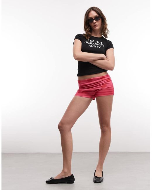 Susmie's Black Susmie's 'the Hot Unmarried Aunty' T-shirt