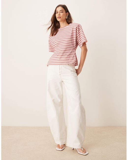 ASOS Pink – tailliertes t-shirt