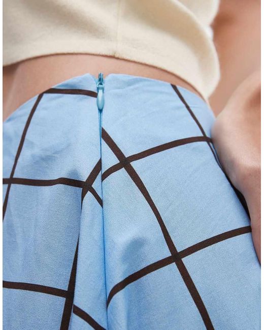 Falda Larga Azul De Corte Circular Con Estampado De Cuadrícula De TOPSHOP de color Blue
