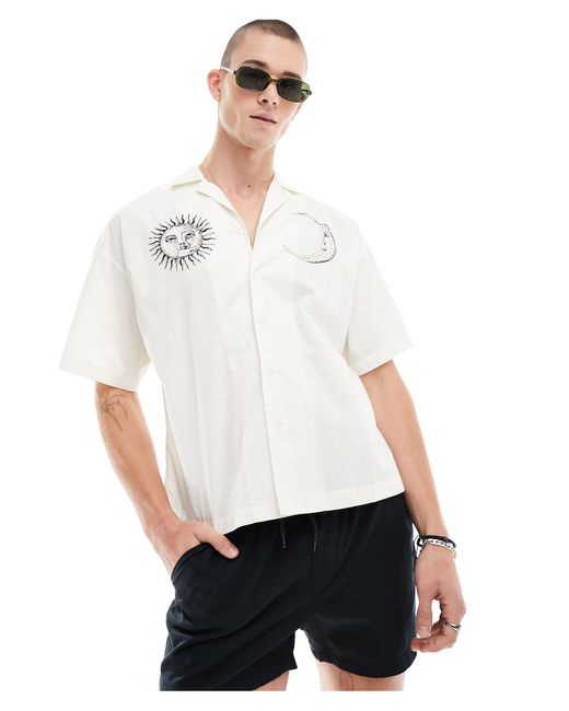 Camicia oversize con stampe di sole e luna e rever di ADPT in White da Uomo