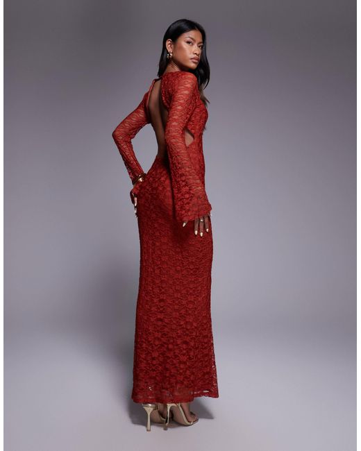 Robe longue en dentelle à manches ange et découpe sur le devant ASOS en coloris Red