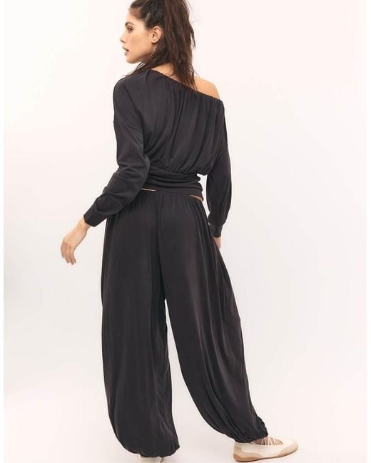 Stradivarius Black Soft-touch Flowing Balloon Trousers