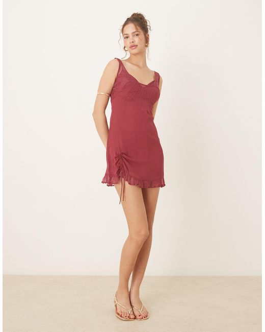 ASOS Red – minikleid aus spitze und chiffon