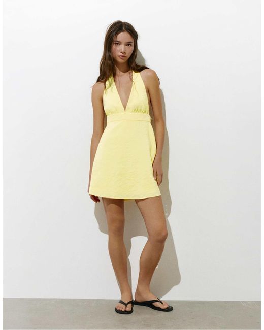 Robe courte dos nu Pull&Bear en coloris Yellow