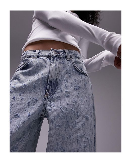 Jeans boyfriend a vita bassa candeggiati con strappi estremi di TOPSHOP in Gray