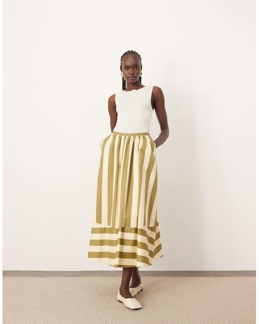Jupe ample structurée - rayures olive ARRANGE en coloris Natural