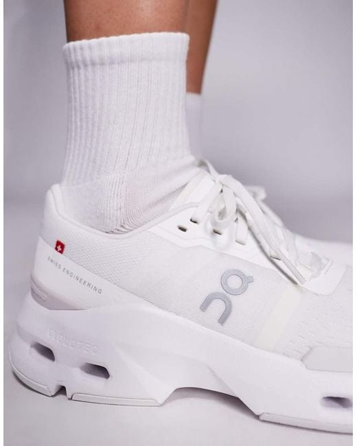 On Shoes White Cloudpulse Training Trainers
