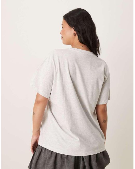 Camiseta Gris Jaspeado De Corte Estándar Con Estampado Gráfico De Tulipanes Y Texto "Amsterdam" De Asos Design Curve ASOS de color White