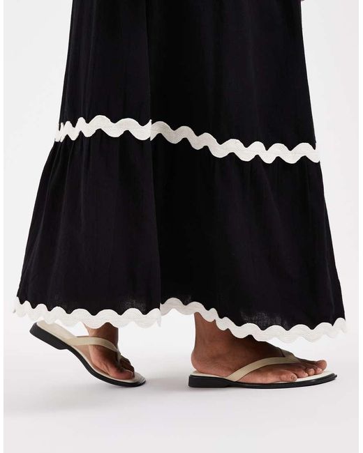 Vero Moda White Full Tiered Maxi Skirt With Contrast Scallop Trim