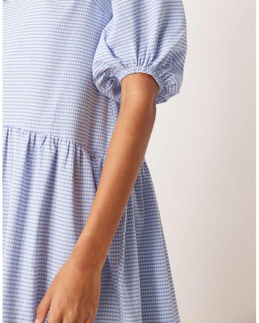 ASOS White – gestuftes maxikleid