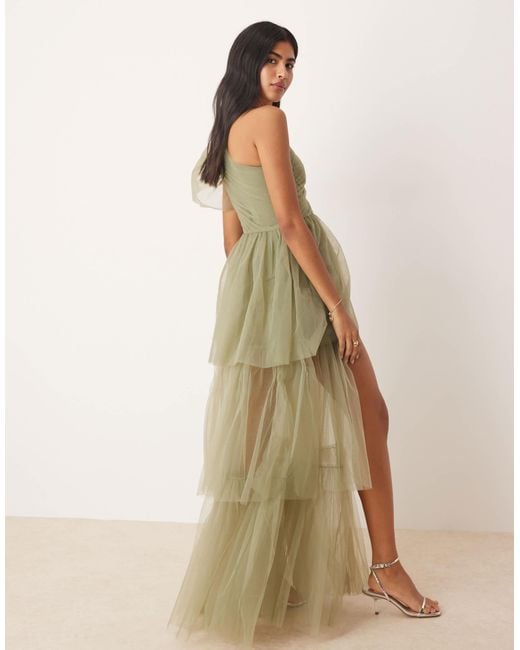 Robe longue et asymétrique en tulle avec volants étagés - olive doux LACE & BEADS en coloris Green