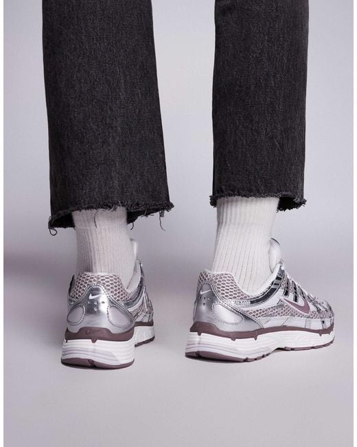 P-6000 - baskets unisexes - et violet Nike en coloris Gray