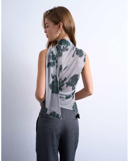 Top Gris Asimétrico Con Estampado Floral Y Detalle De Fular De Malla De TOPSHOP de color Blue