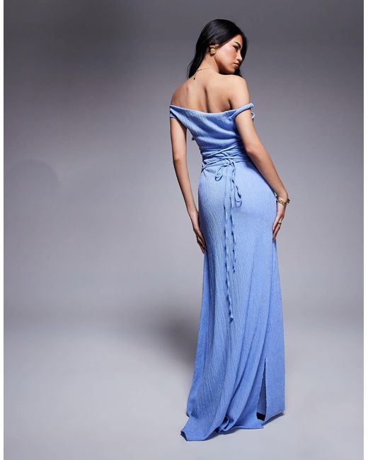 Robe longue texturée avec épaules torsadées et liens noués au dos ASOS en coloris Blue