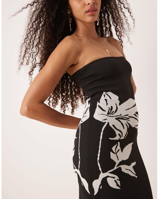 Milena - robe longueur mollet en maille avec encolure bandeau et motif fleurs - /crème Pretty Lavish en coloris Natural