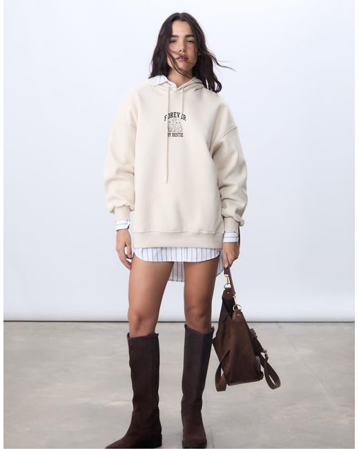 Felpa Con Cappuccio Color Pietra Con Grafica di Stradivarius in Natural