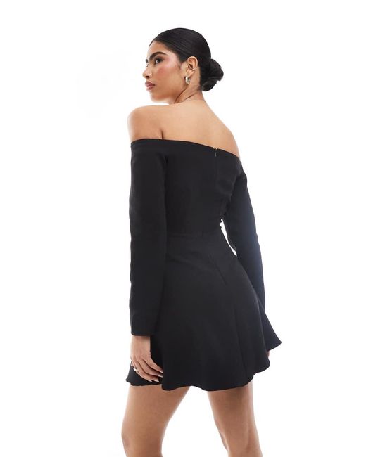 Vestito Corto A Maniche Lunghe Con Scollo Bardot E Gonna A Pieghe di Closet in Black