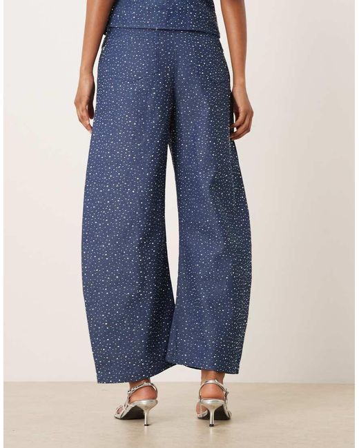 Jeans Body Blue Taille 7 En Denim Brodé - Neuf Sans étiquettes, Coupe Droite