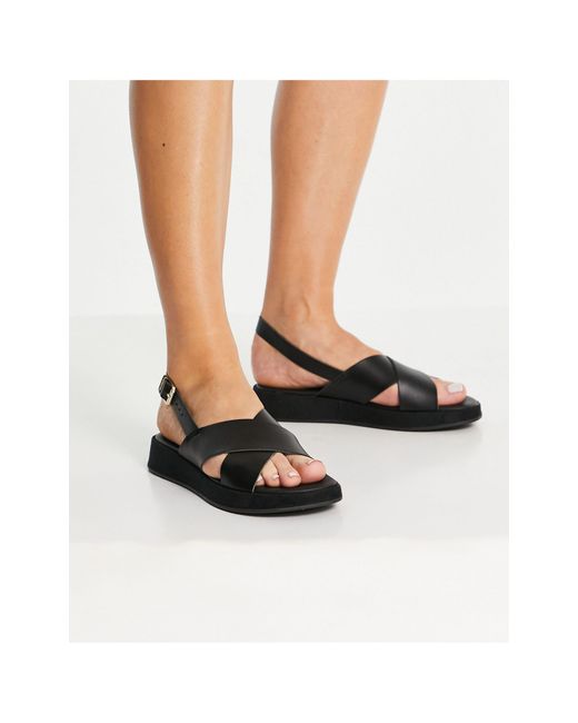 Schuh Tiana Sporty Sandals in Black 