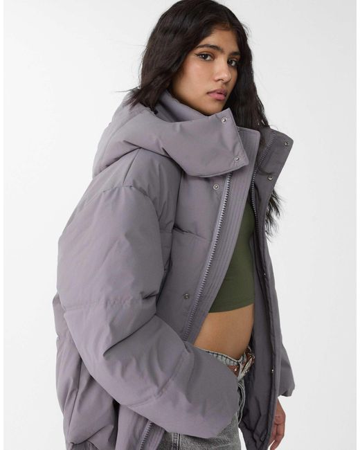 Doudoune oversize à capuche Stradivarius en coloris Gray