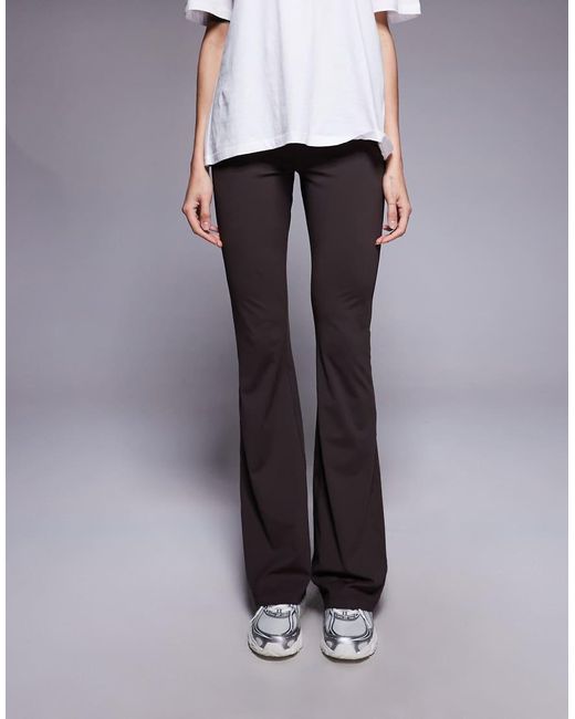 Pantalones De Campana Marrón Moldeadores De Parte Delantera Cruzada De Asos Design Tall ASOS de color Purple