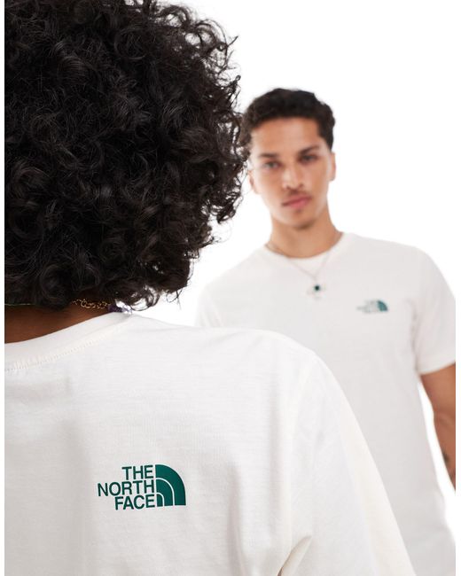 Camiseta blanco hueso con logo pequeño simple dome The North Face de color White