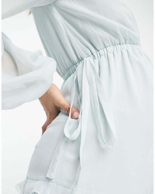 ASOS Asos Design Maternity - Exclusives - Gelaagde Maxi Skaterjurk Met Lange Mouwen, Uitgesneden Taille En Strikdetail in het White