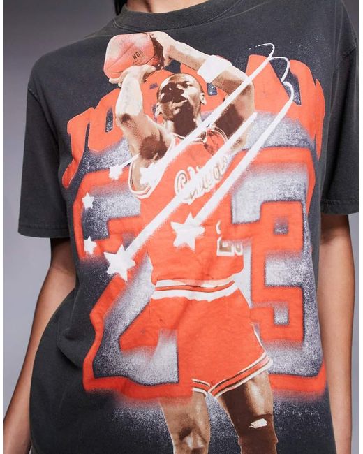 Camiseta Negra Y Roja Con Estampado Gráfico "23" De Nike de color Gray